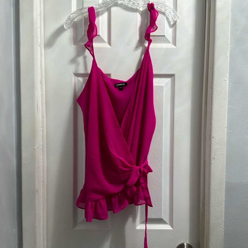 Brand new pink top